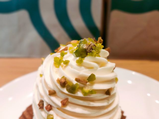 スタバフード｜ピスタチオクリームケーキ