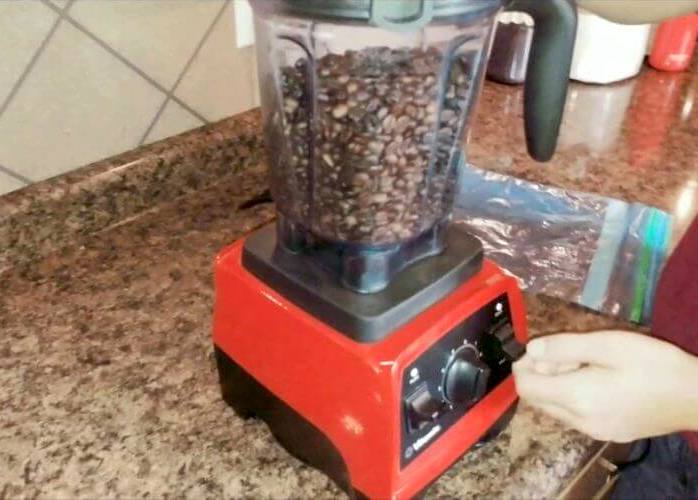 コーヒー豆の挽き方の種類と味の違い・手動、電動ミルの使い方を紹介