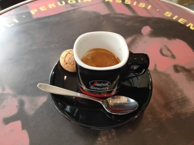 イタリアのコーヒーの特徴とは？文化からバールでの飲み方までバリスタが解説
